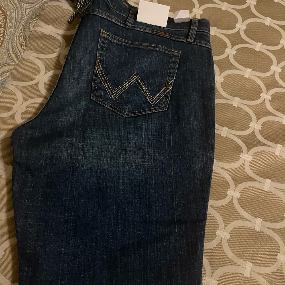 Brand new women’s wrangler jeans